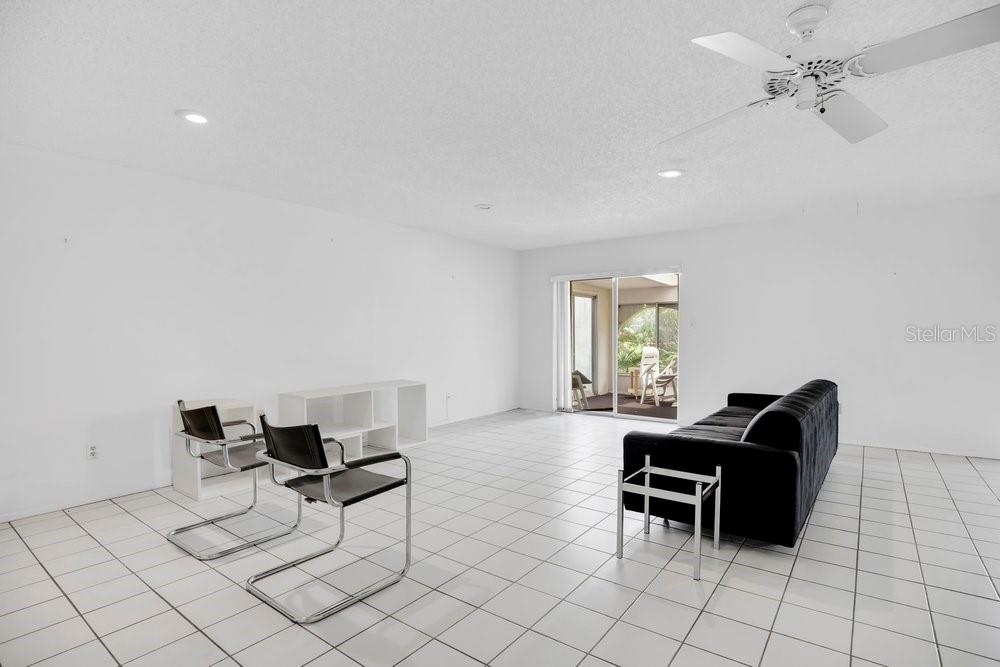 WINDMILL POINTE - Residential