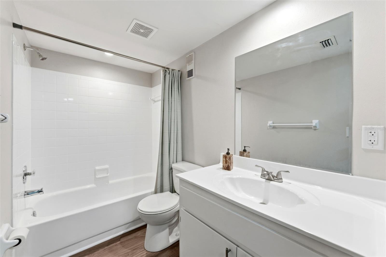 LAFAYETTE SQUARE CONDO - Residential Lease