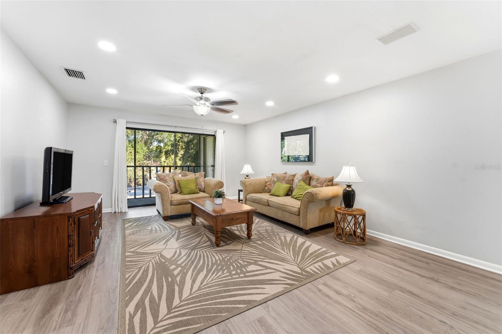 LAFAYETTE SQUARE CONDO - Residential Lease