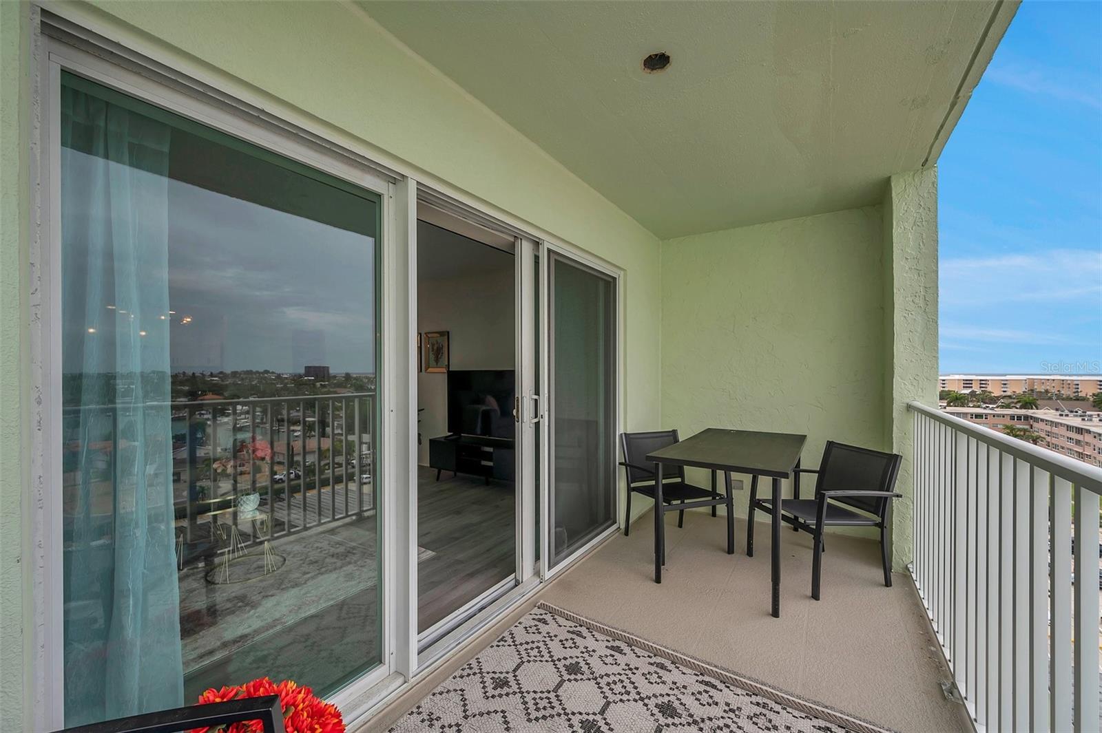 THREE PALMS POINTE - Residential