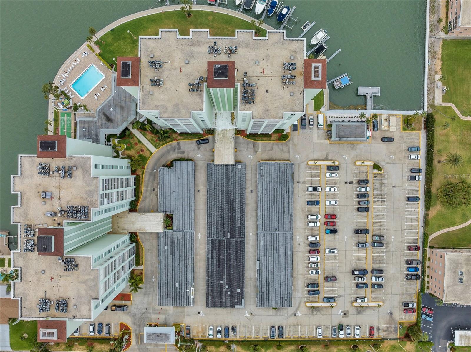 THREE PALMS POINTE - Residential