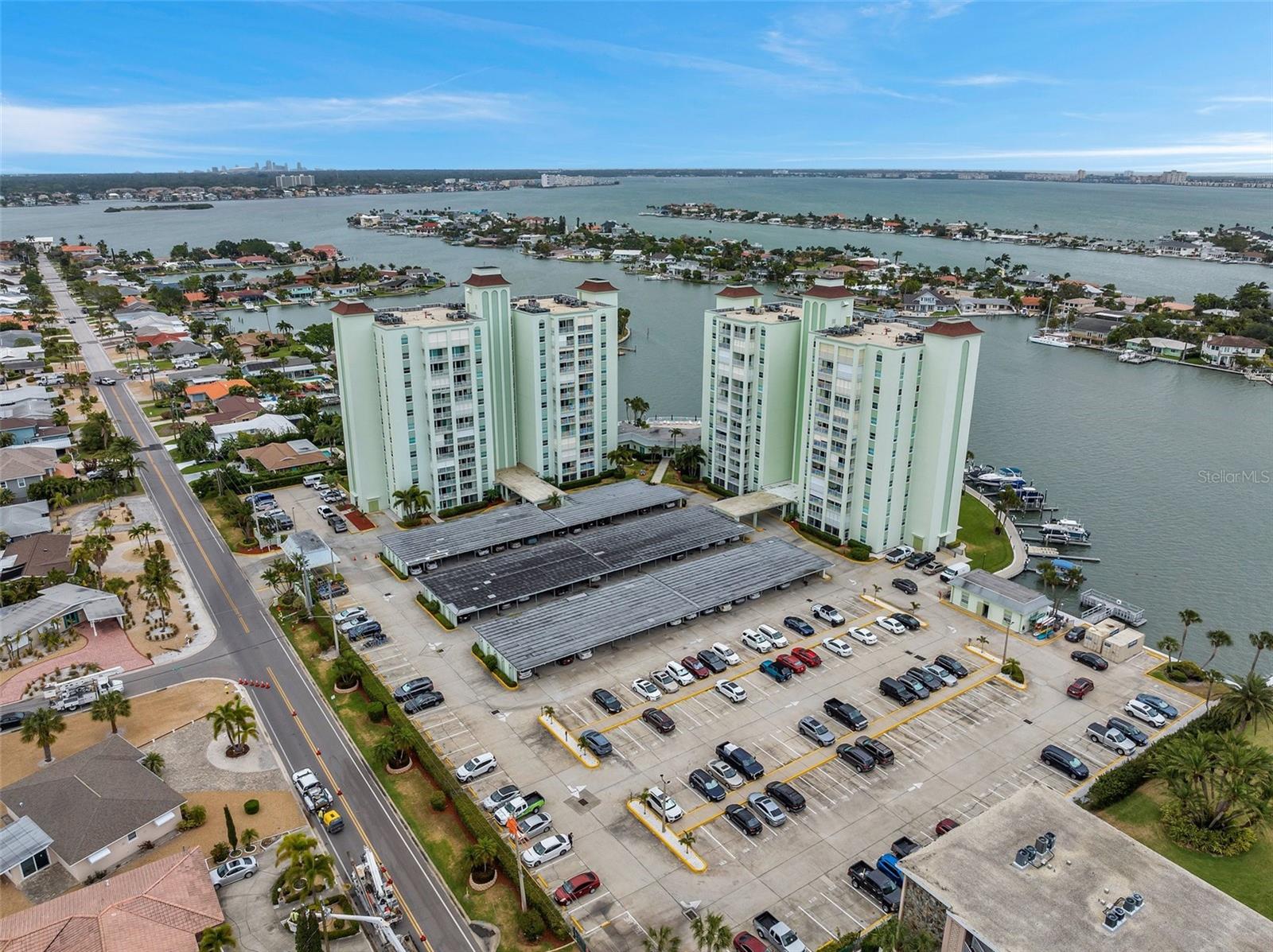 THREE PALMS POINTE - Residential