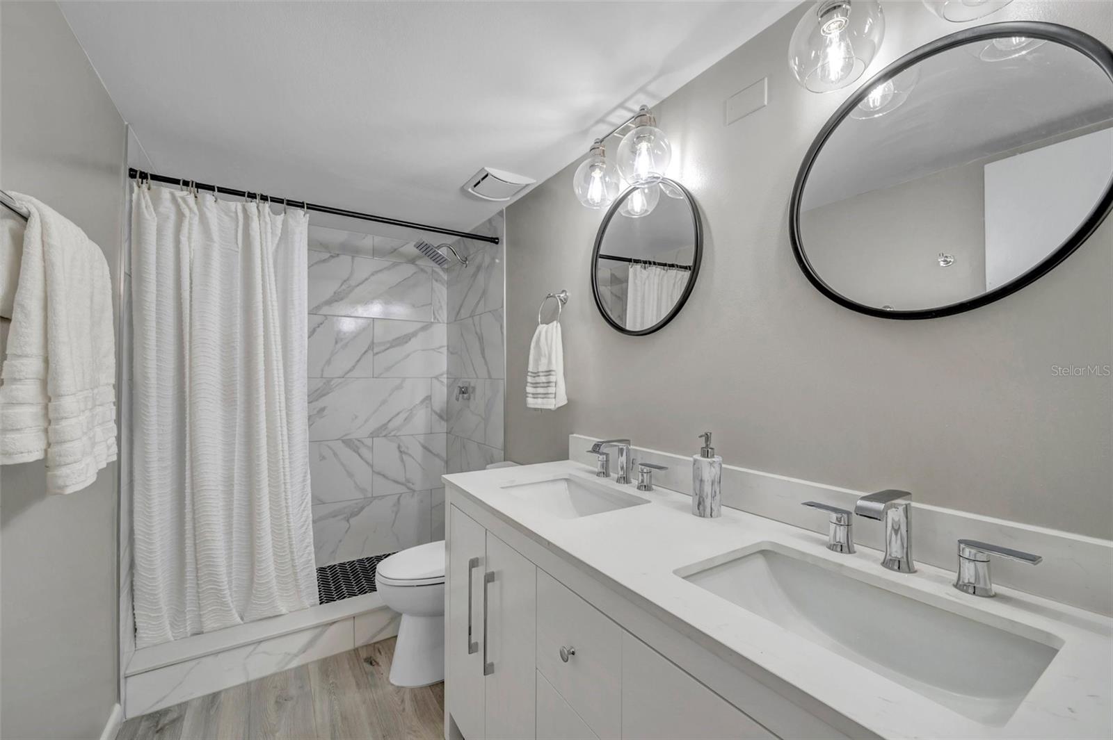 THREE PALMS POINTE - Residential