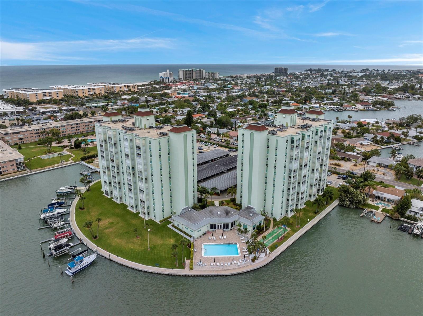 THREE PALMS POINTE - Residential