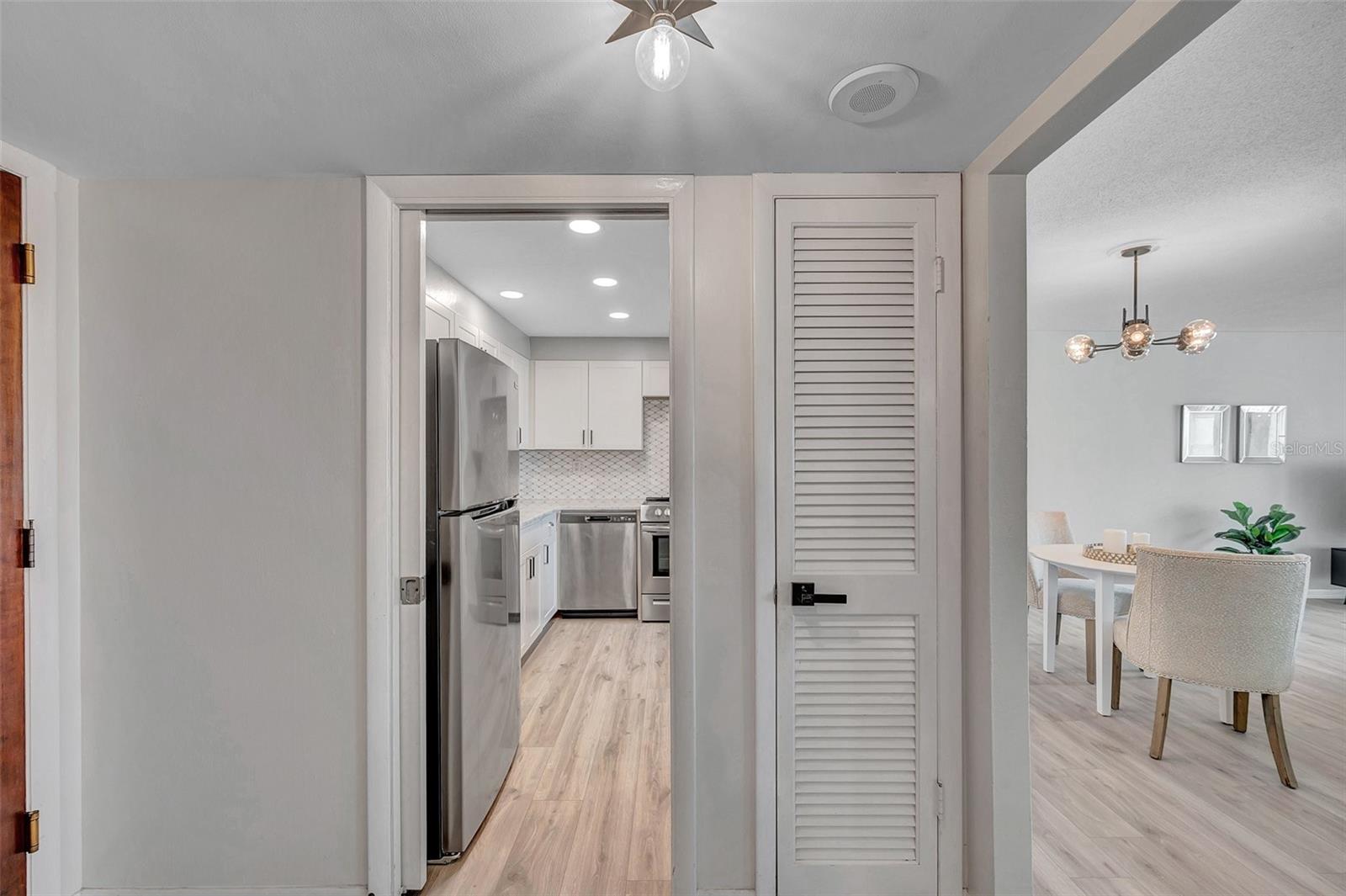 THREE PALMS POINTE - Residential