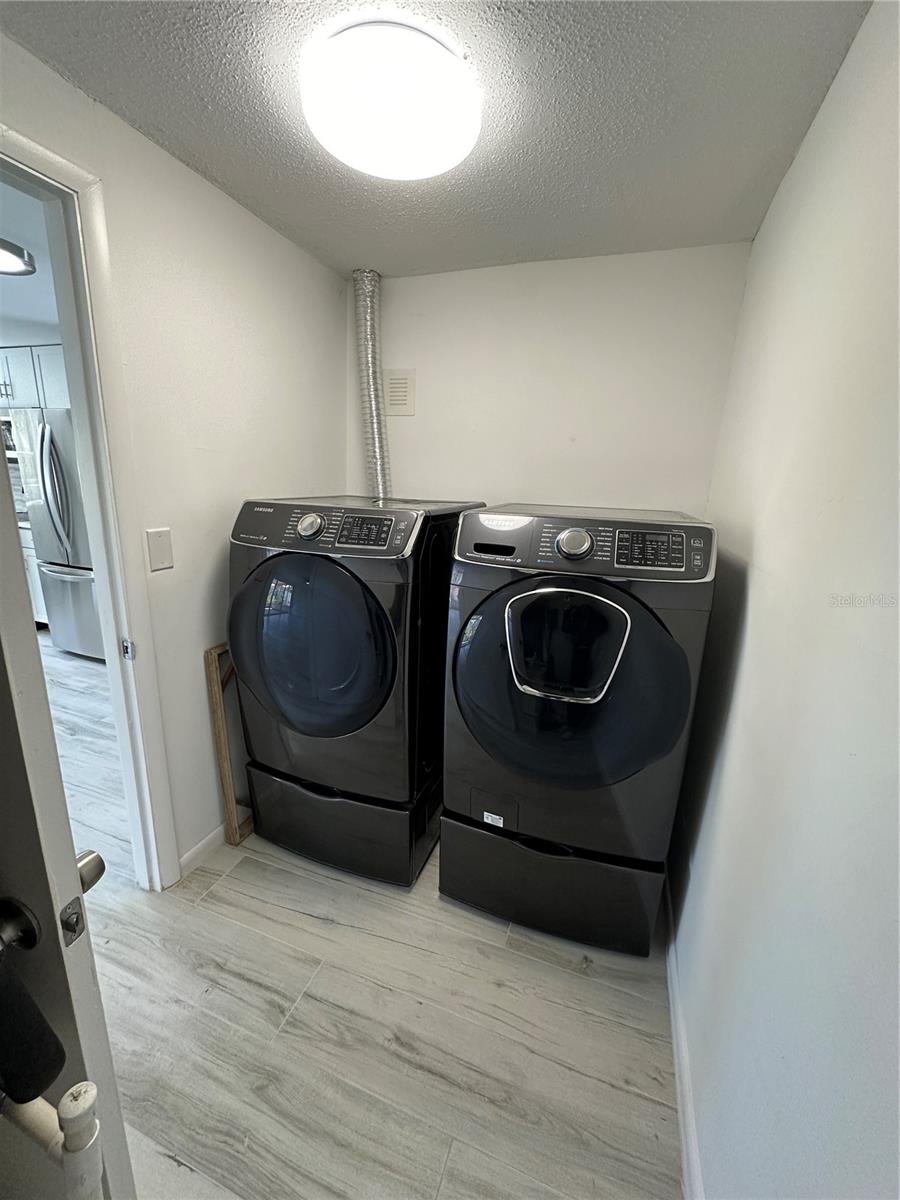 HIDDEN BAY ESTATES - Residential Lease