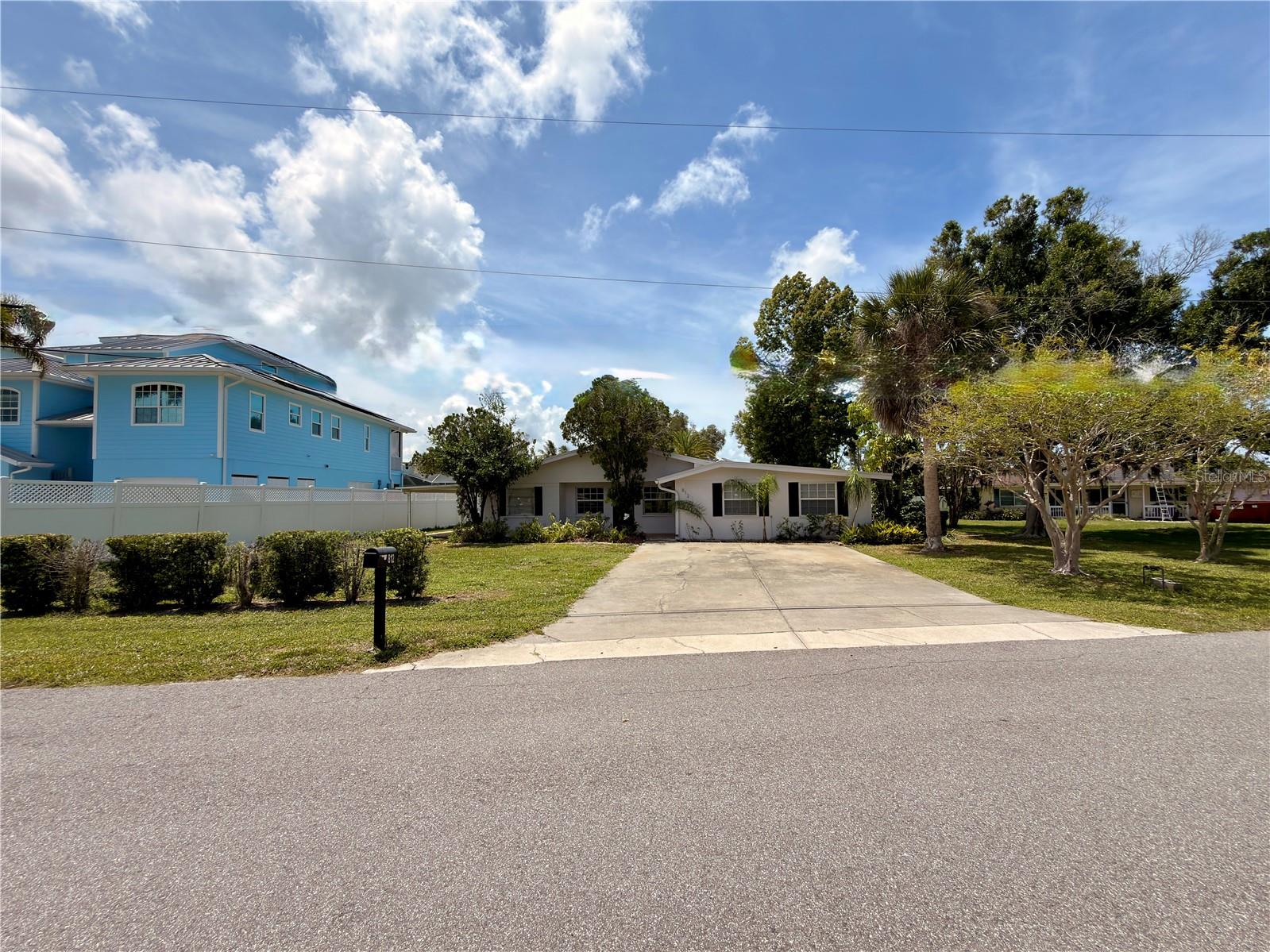 HIDDEN BAY ESTATES - Residential Lease