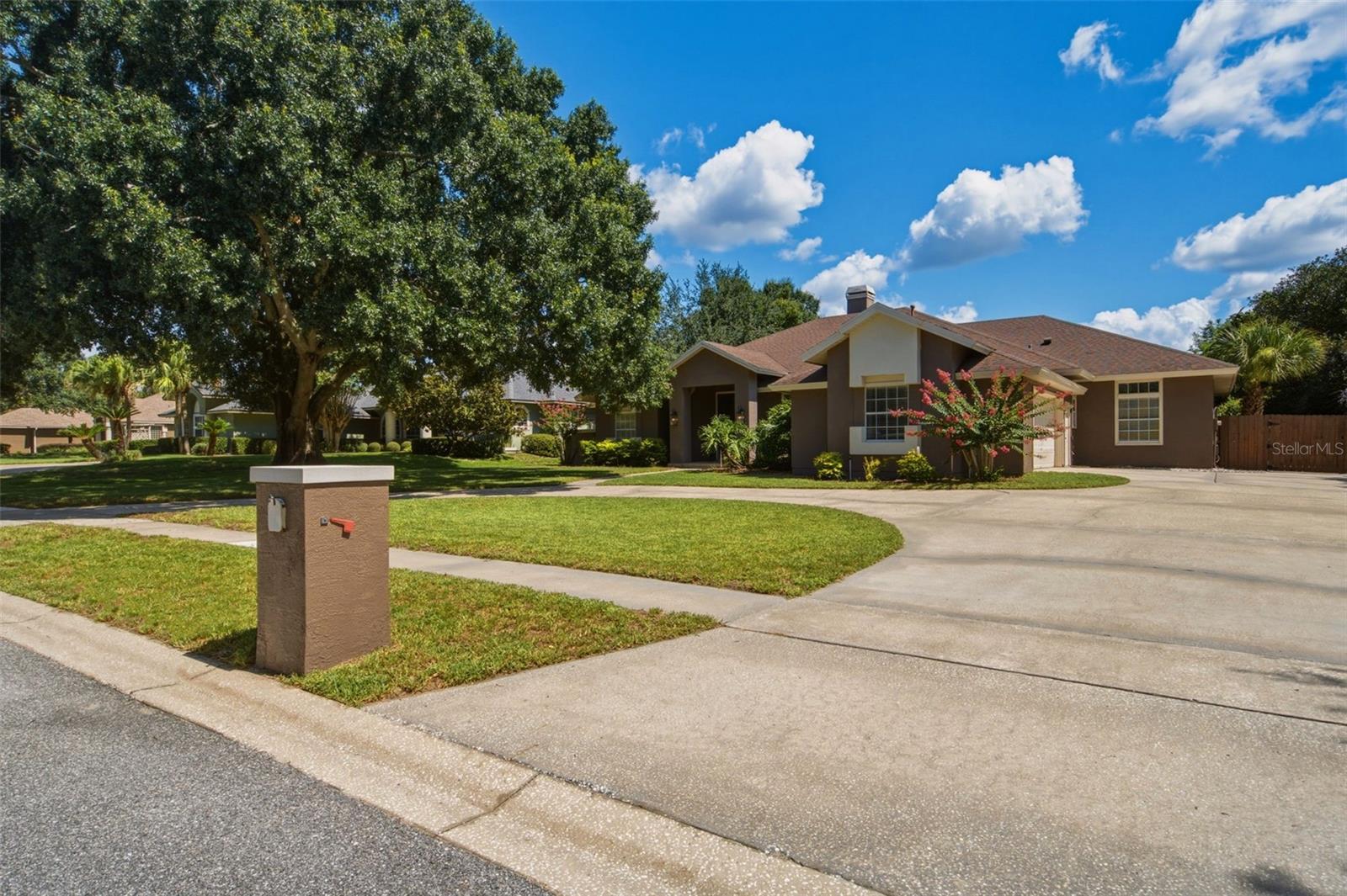 COURTLEIGH PARK - Residential