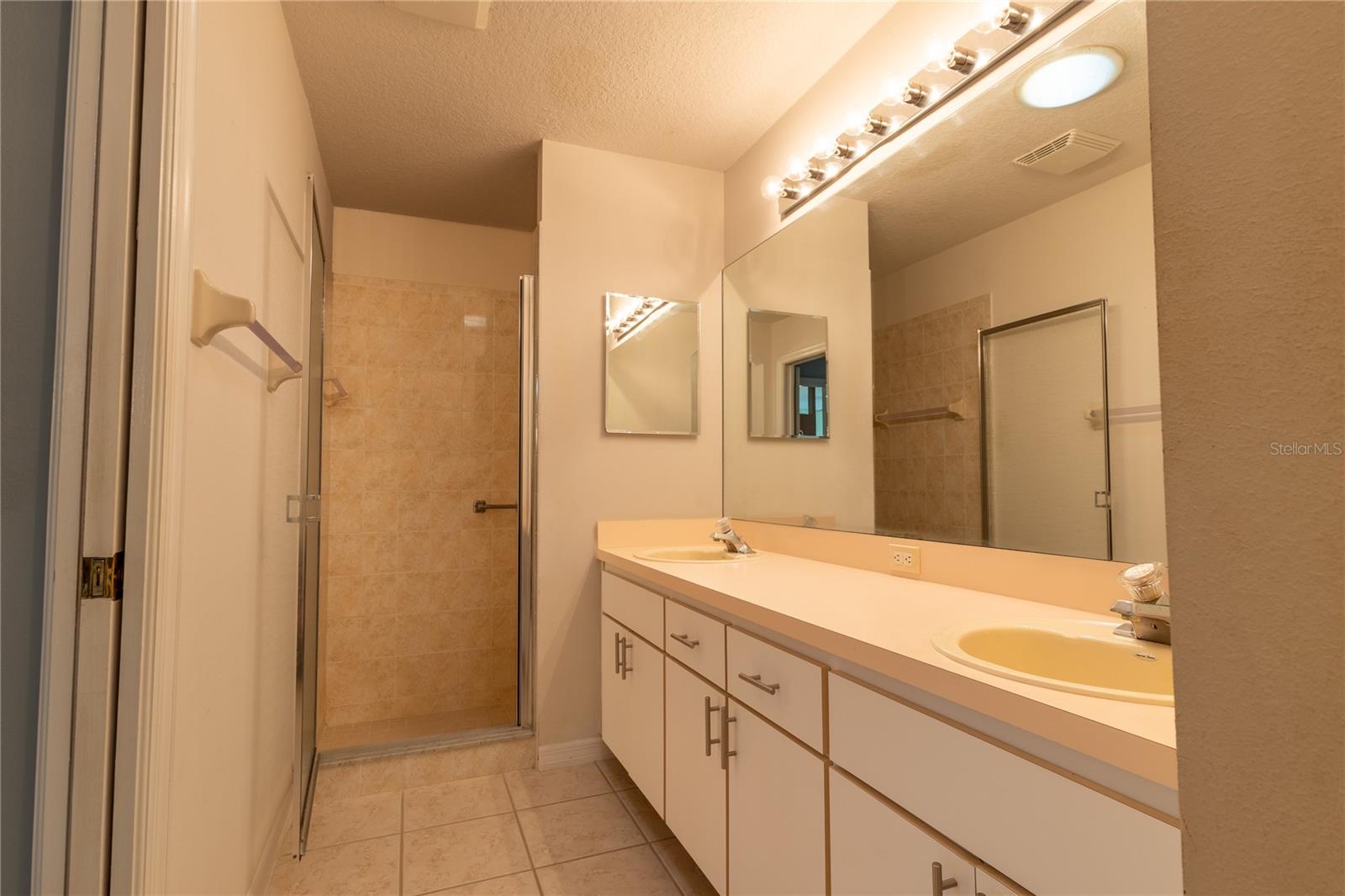 EDGEWOOD AT RIVER RIDGE COUNTRY CLUB PH 01 - Residential