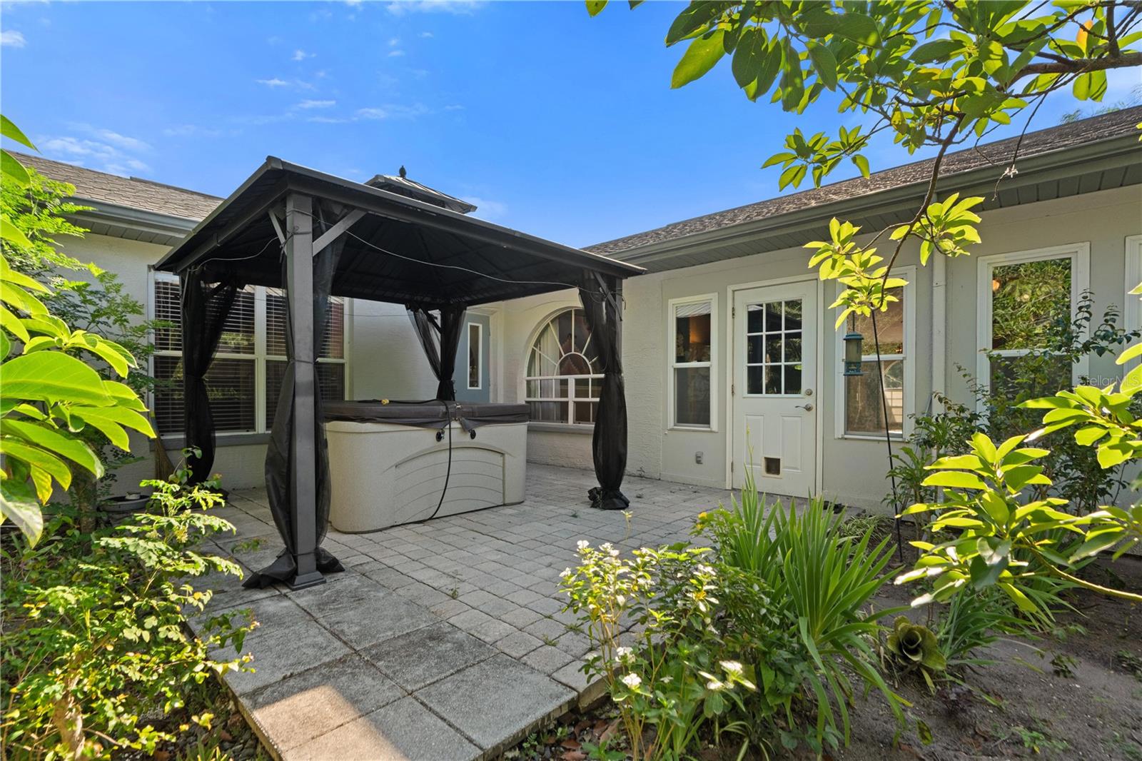 HUNTERS RIDGE - Residential