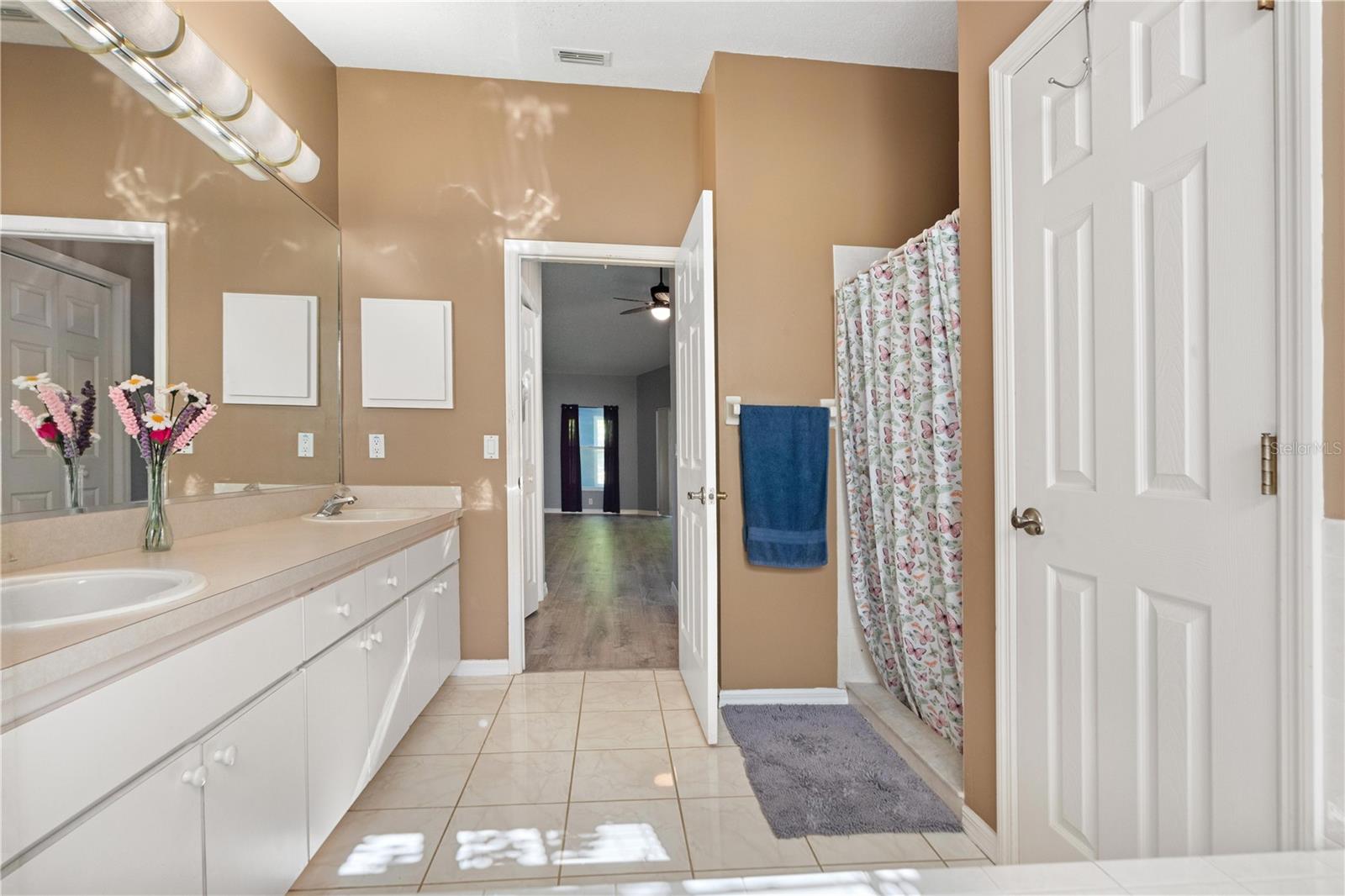 HUNTERS RIDGE - Residential
