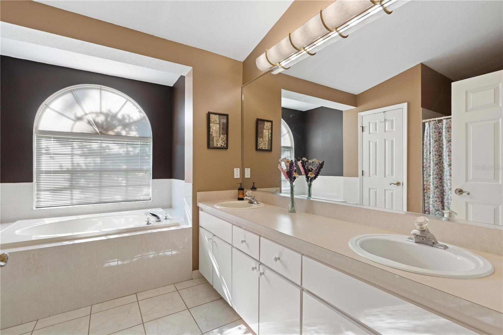 HUNTERS RIDGE - Residential