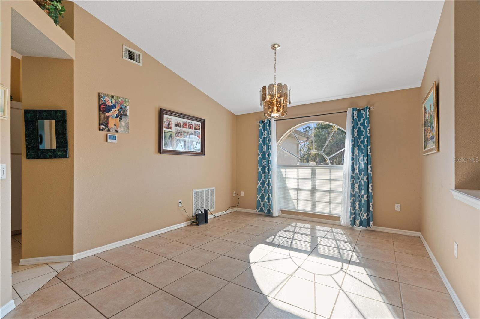 HUNTERS RIDGE - Residential