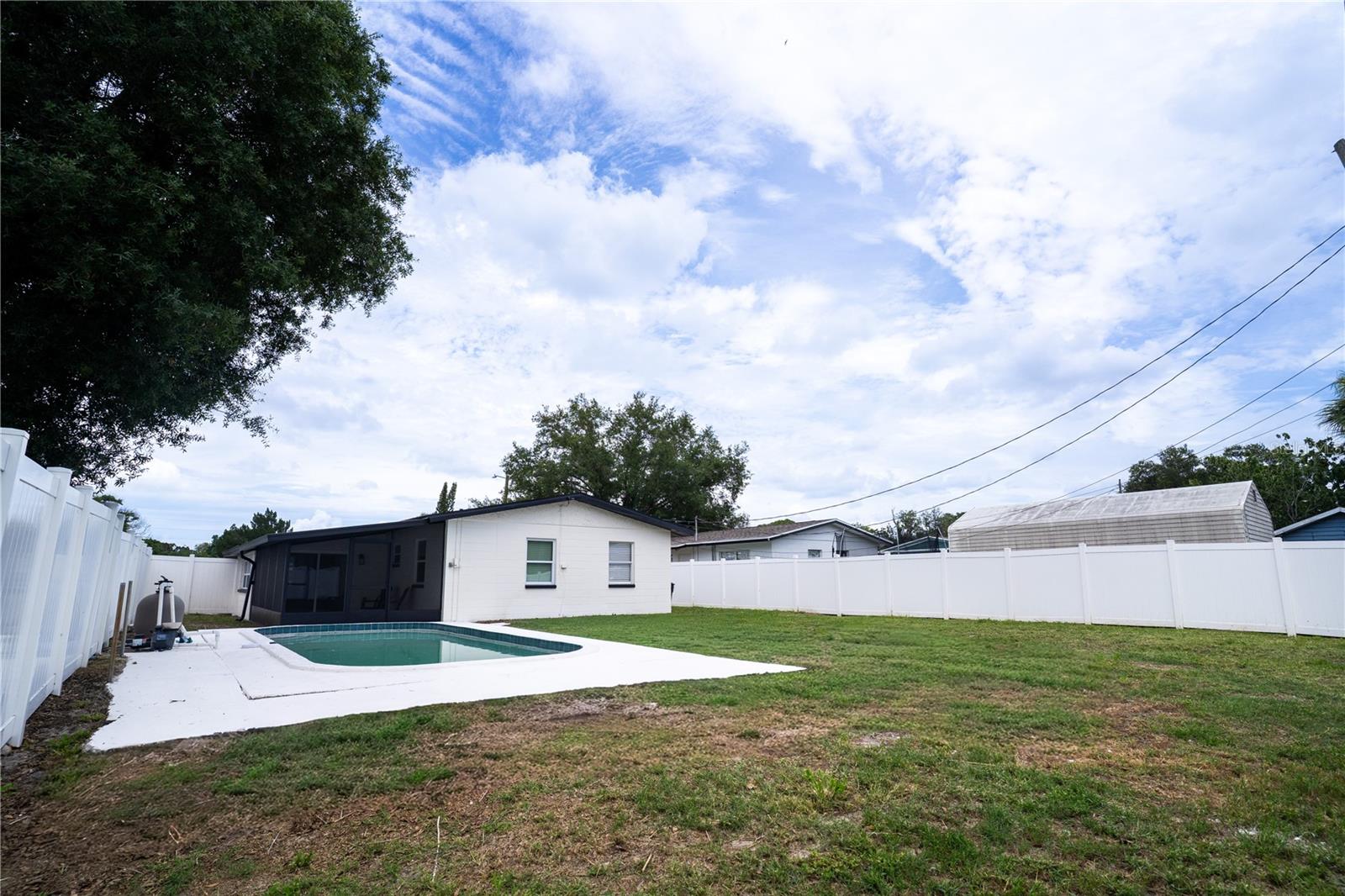 MILES PINES - Residential