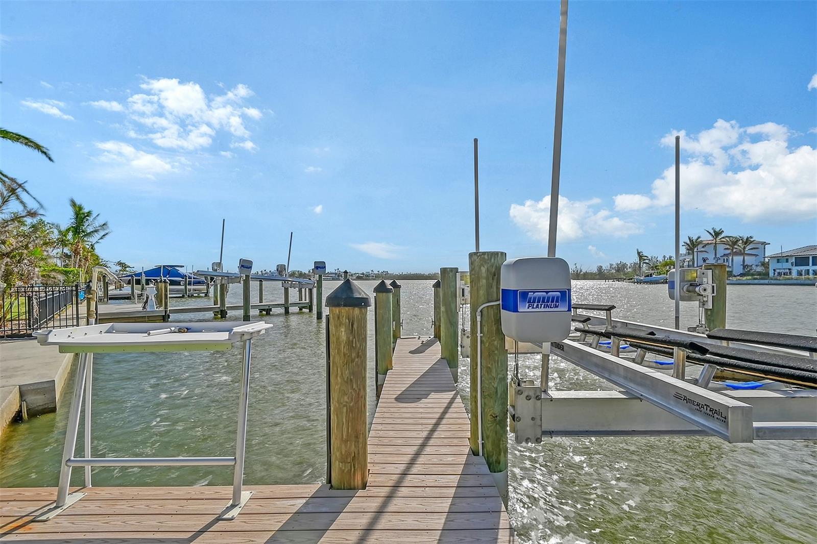 BAY ISLAND SHORES - Residential