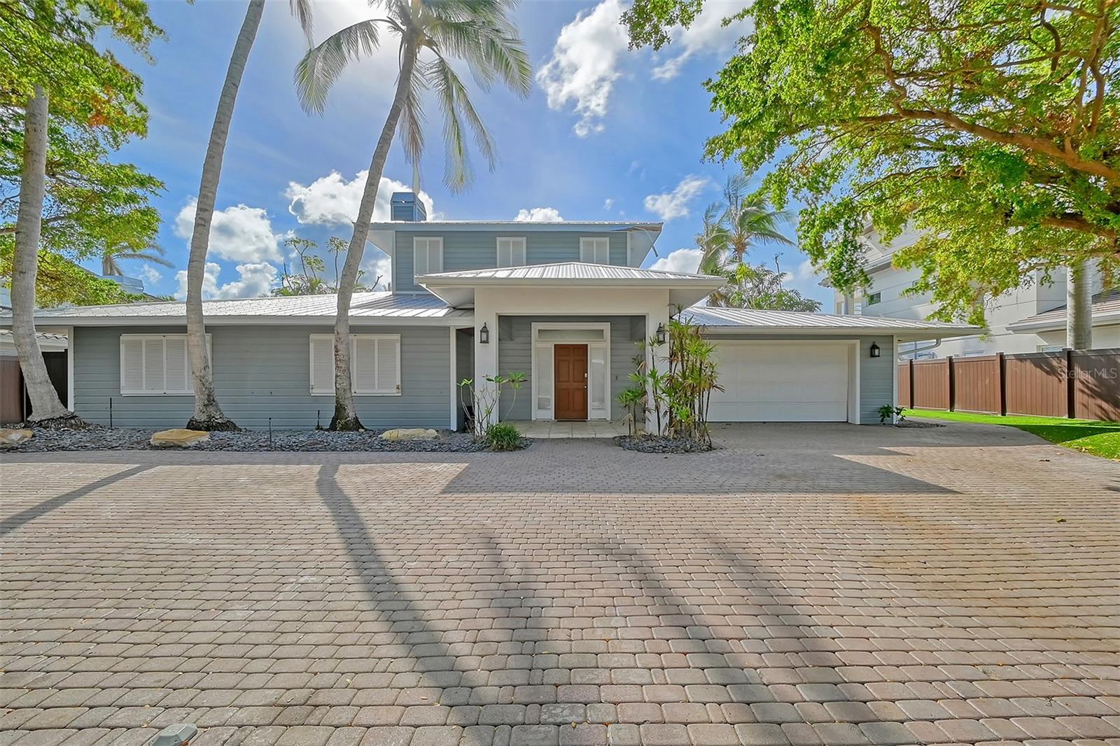 BAY ISLAND SHORES - Residential
