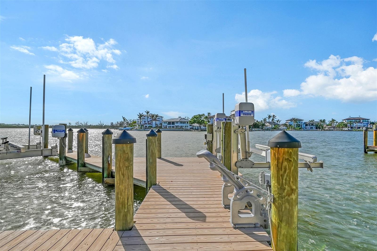 BAY ISLAND SHORES - Residential