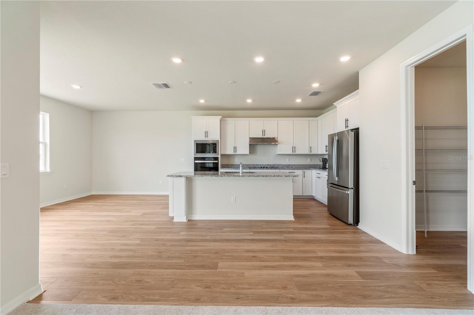 EVERBE PH 1C - Residential