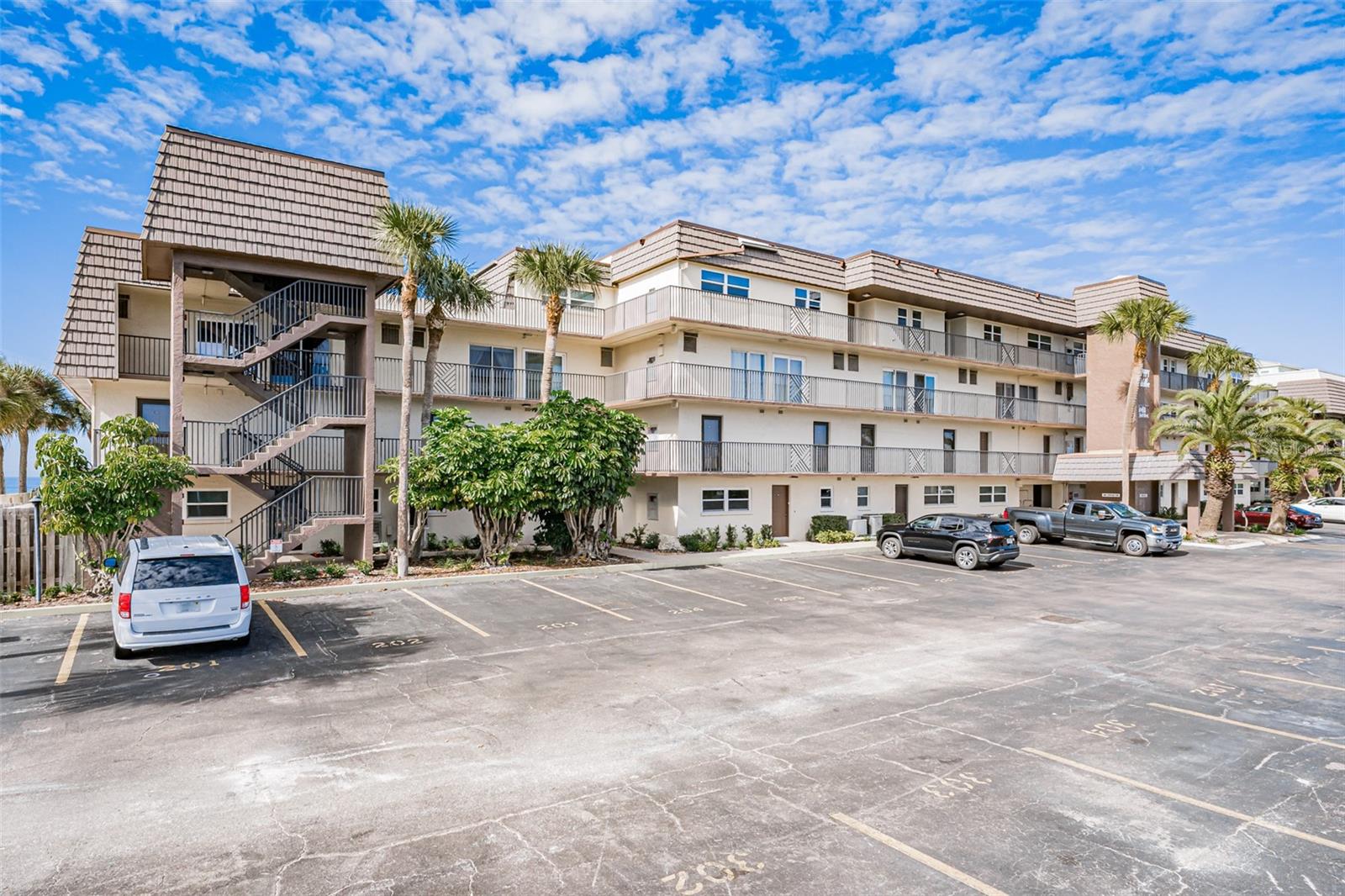 HAPPY FIDDLER CONDO THE - Residential