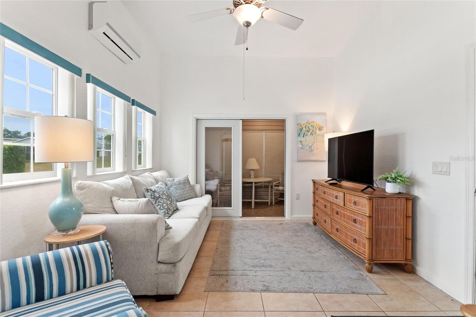 RESORT PH 03 C & D REGAL POINTE - Residential