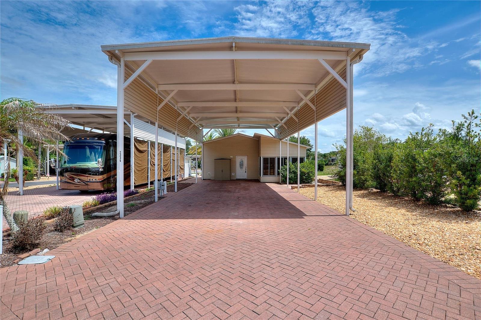 RESORT PH 03 C & D REGAL POINTE - Residential