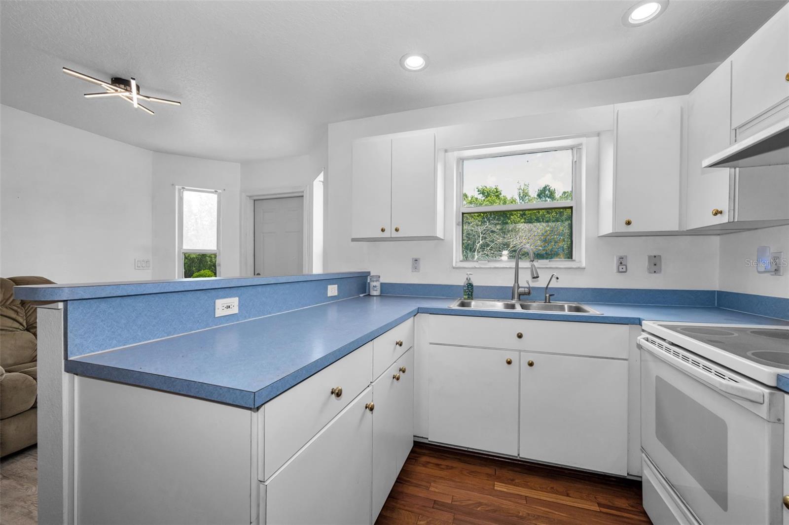 GOLDEN ACRES ESTATES - Residential