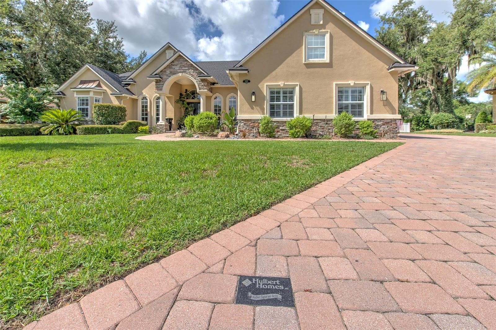 SOUTHERN OAKS - Residential