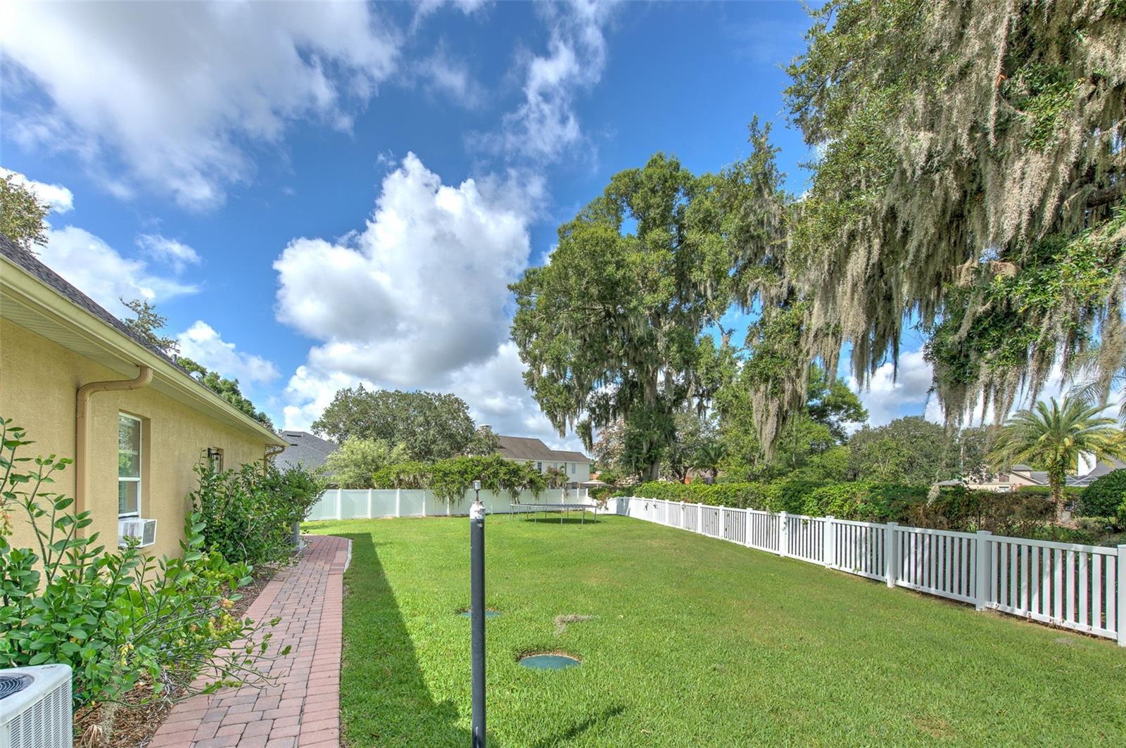 SOUTHERN OAKS - Residential