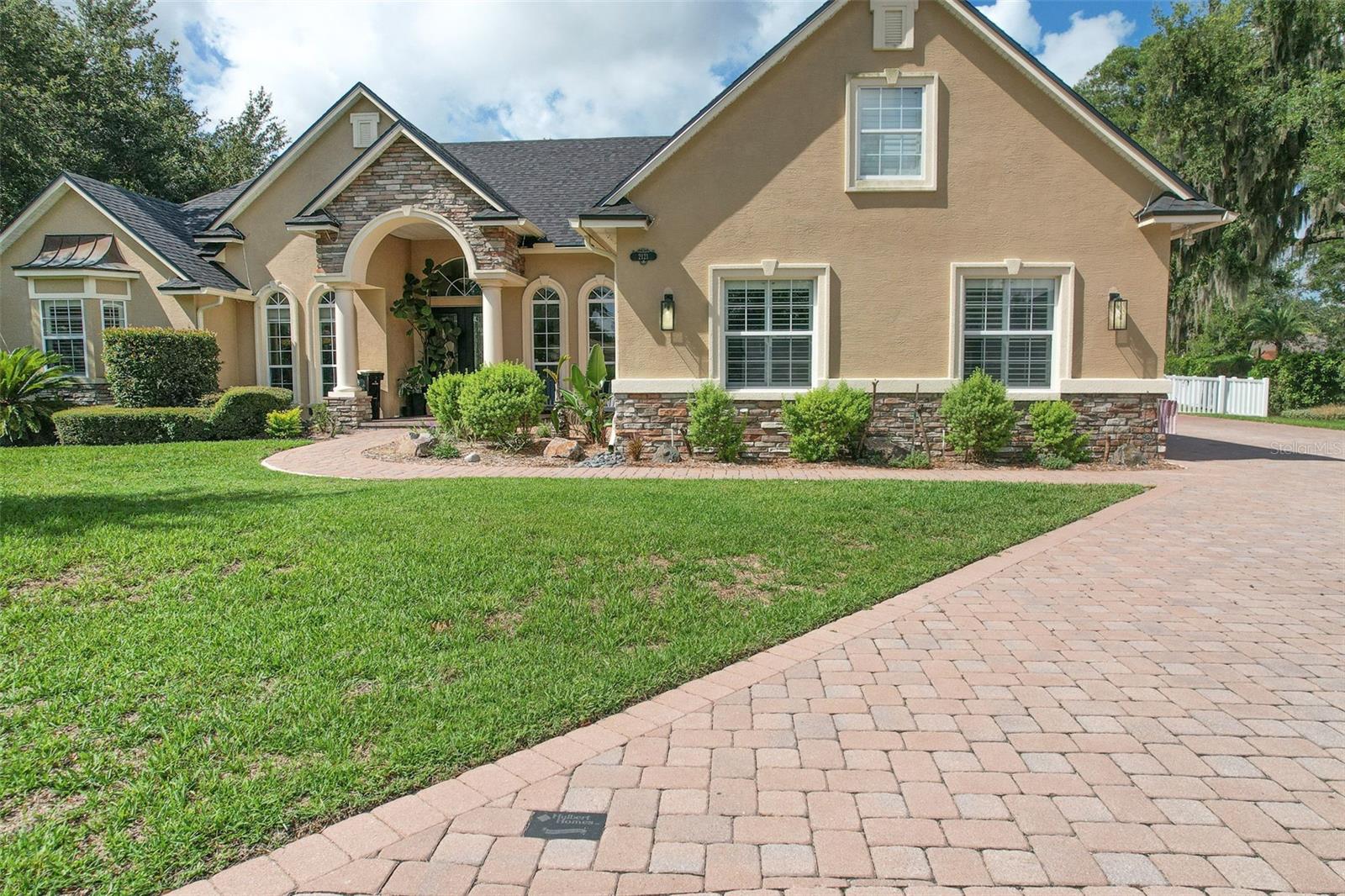 SOUTHERN OAKS - Residential