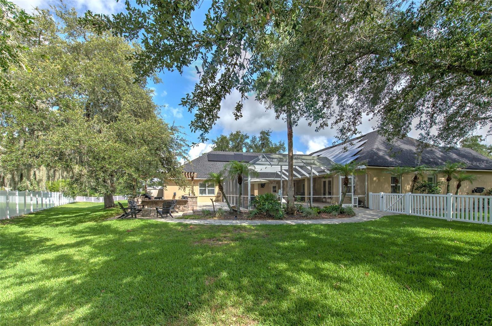 SOUTHERN OAKS - Residential