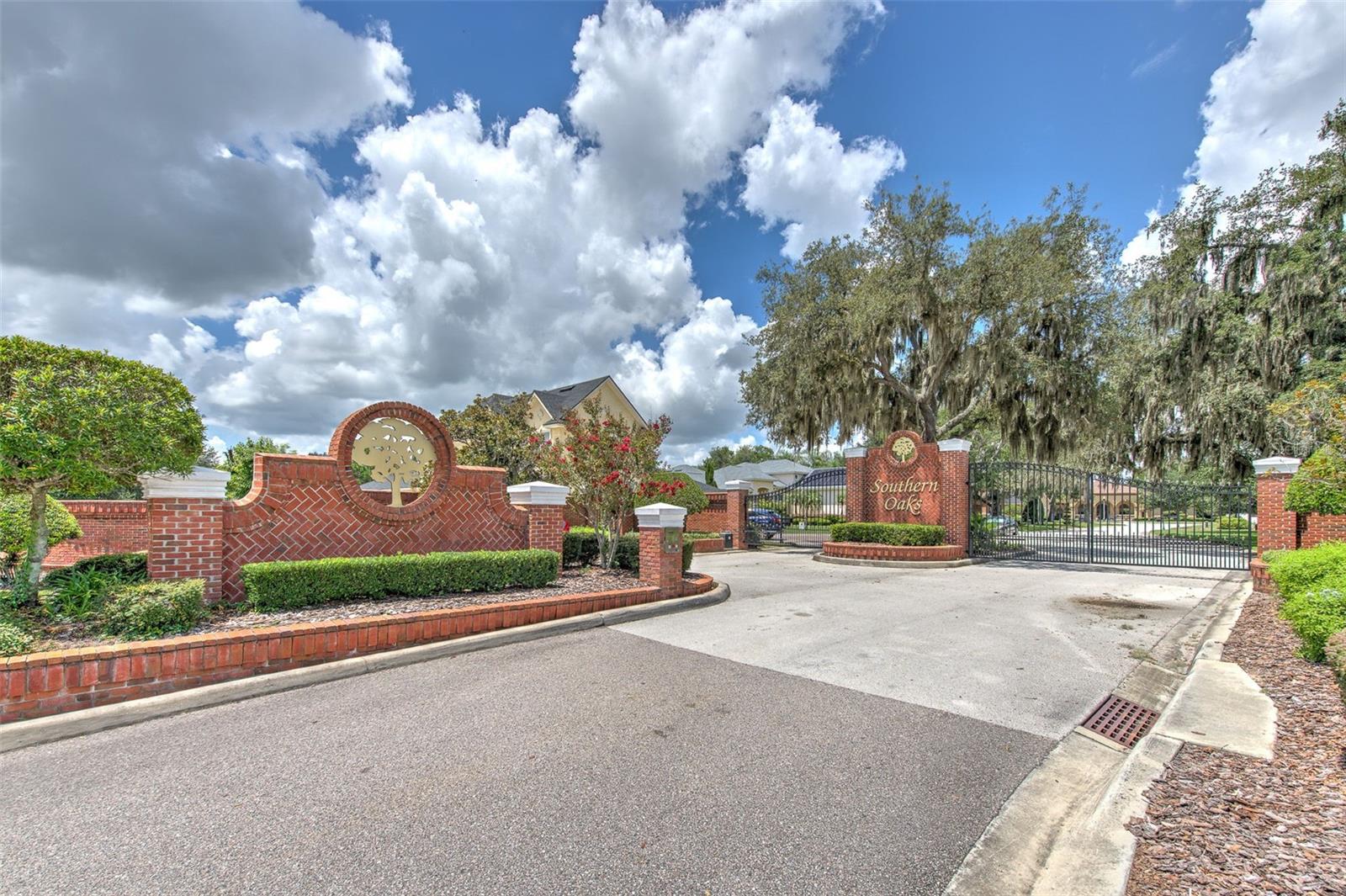 SOUTHERN OAKS - Residential