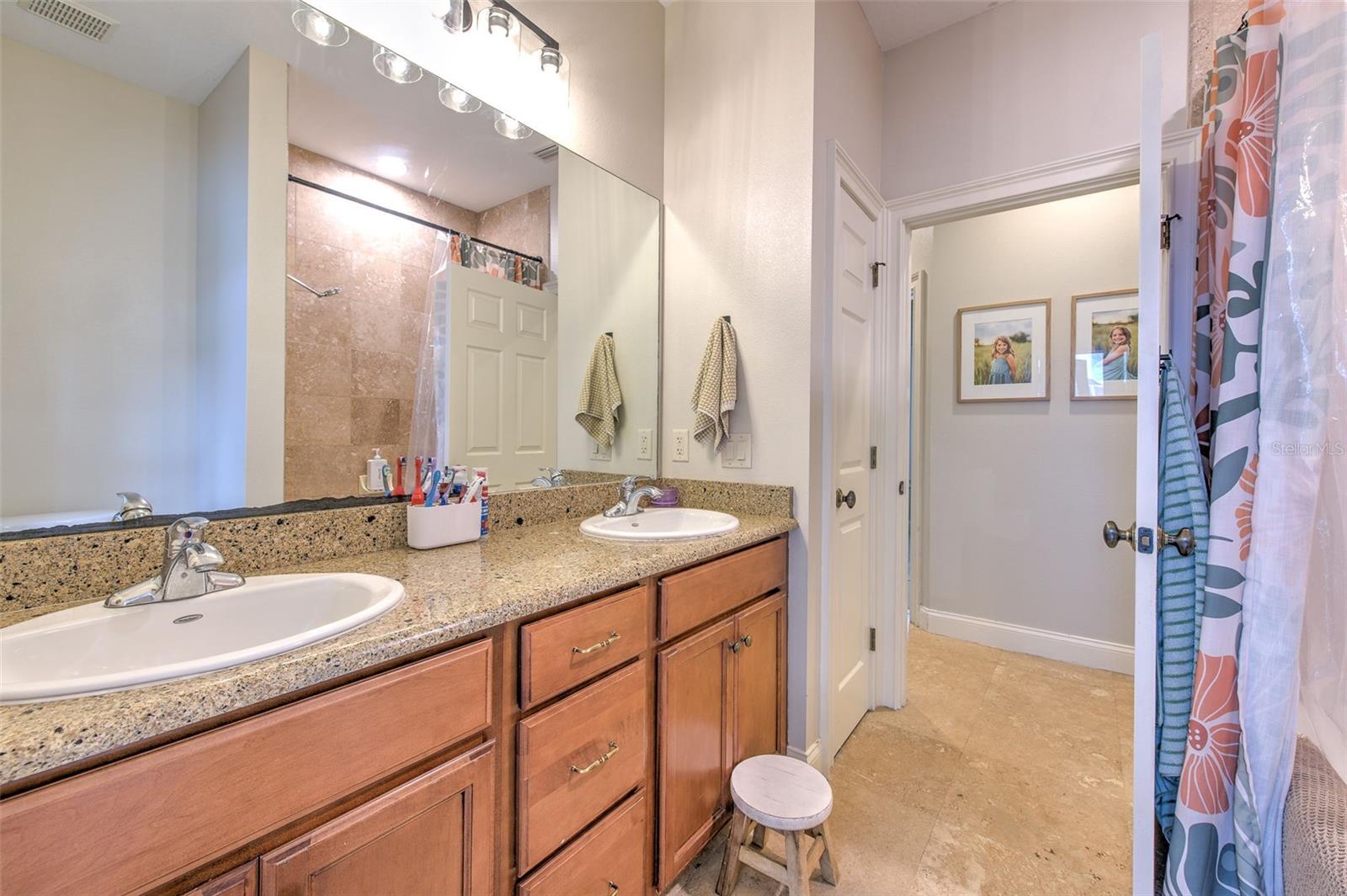 SOUTHERN OAKS - Residential