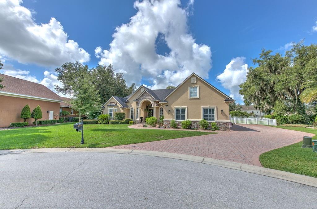 SOUTHERN OAKS - Residential