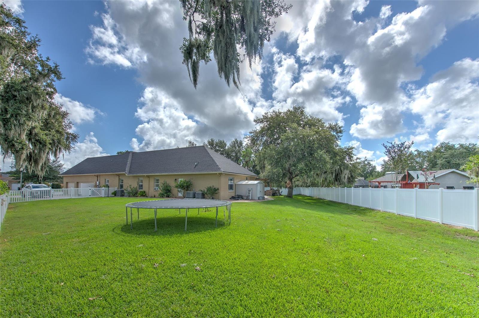 SOUTHERN OAKS - Residential
