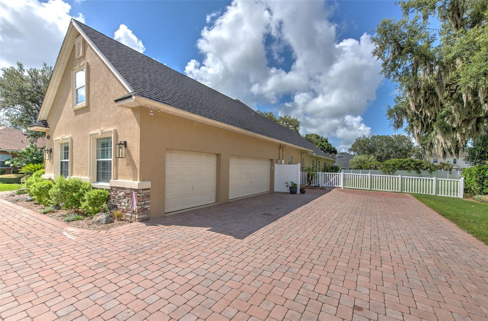 SOUTHERN OAKS - Residential