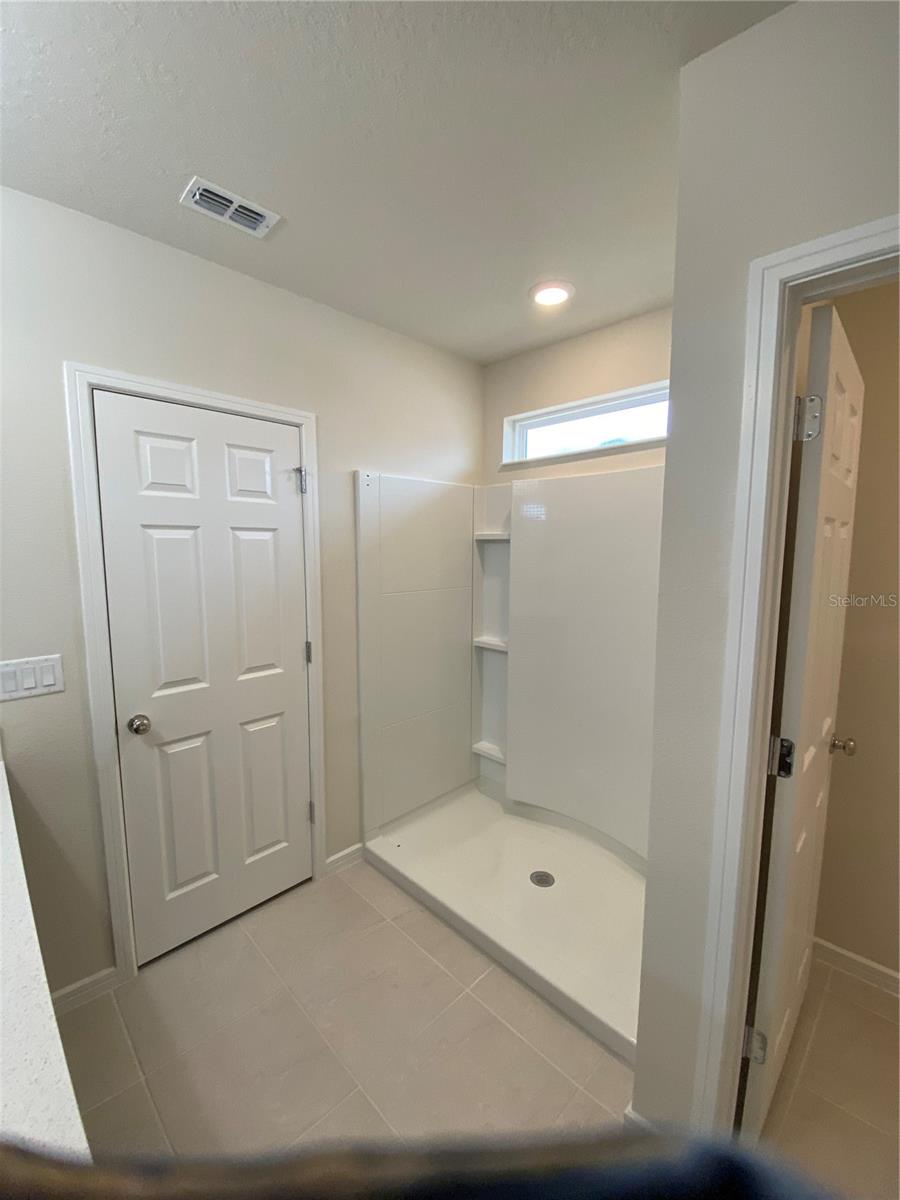 FOREST LAKE - Residential Lease
