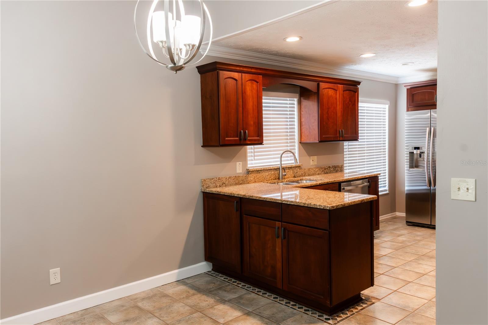 TROPICAL PINES - Residential Lease