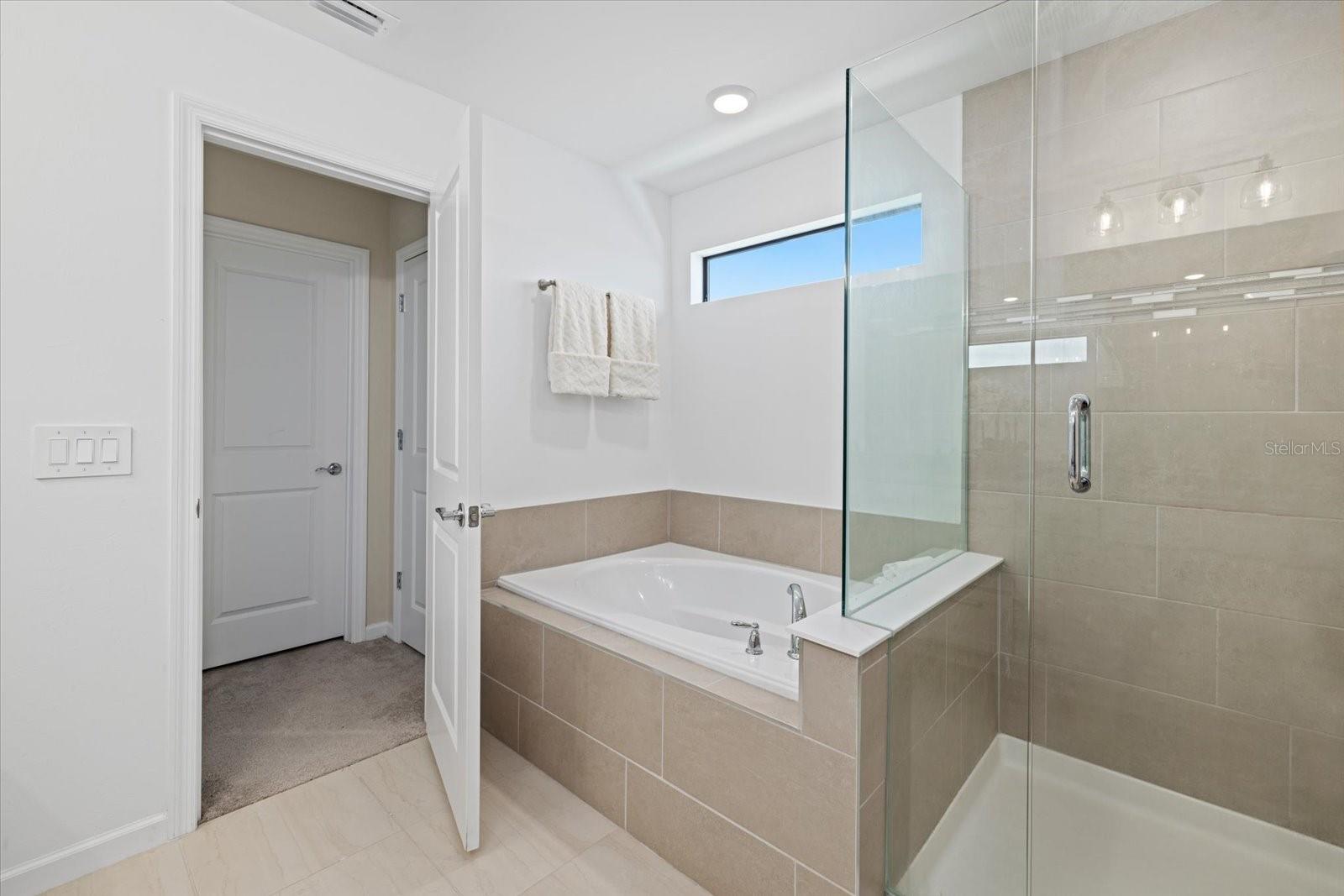 SAPPHIRE POINT PH IIIA - Residential