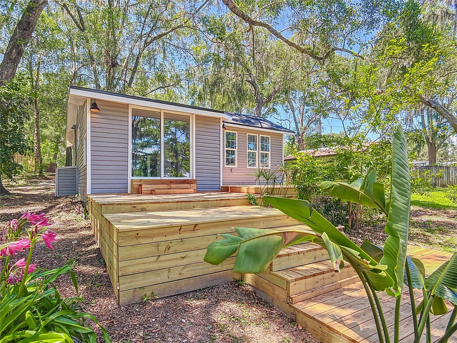 LAKE SHORE - Residential