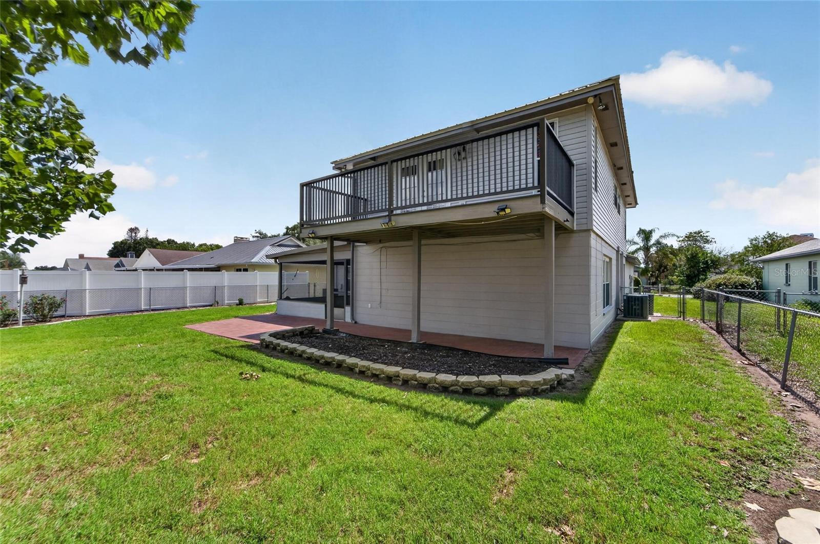 ISLAND WALK - Residential