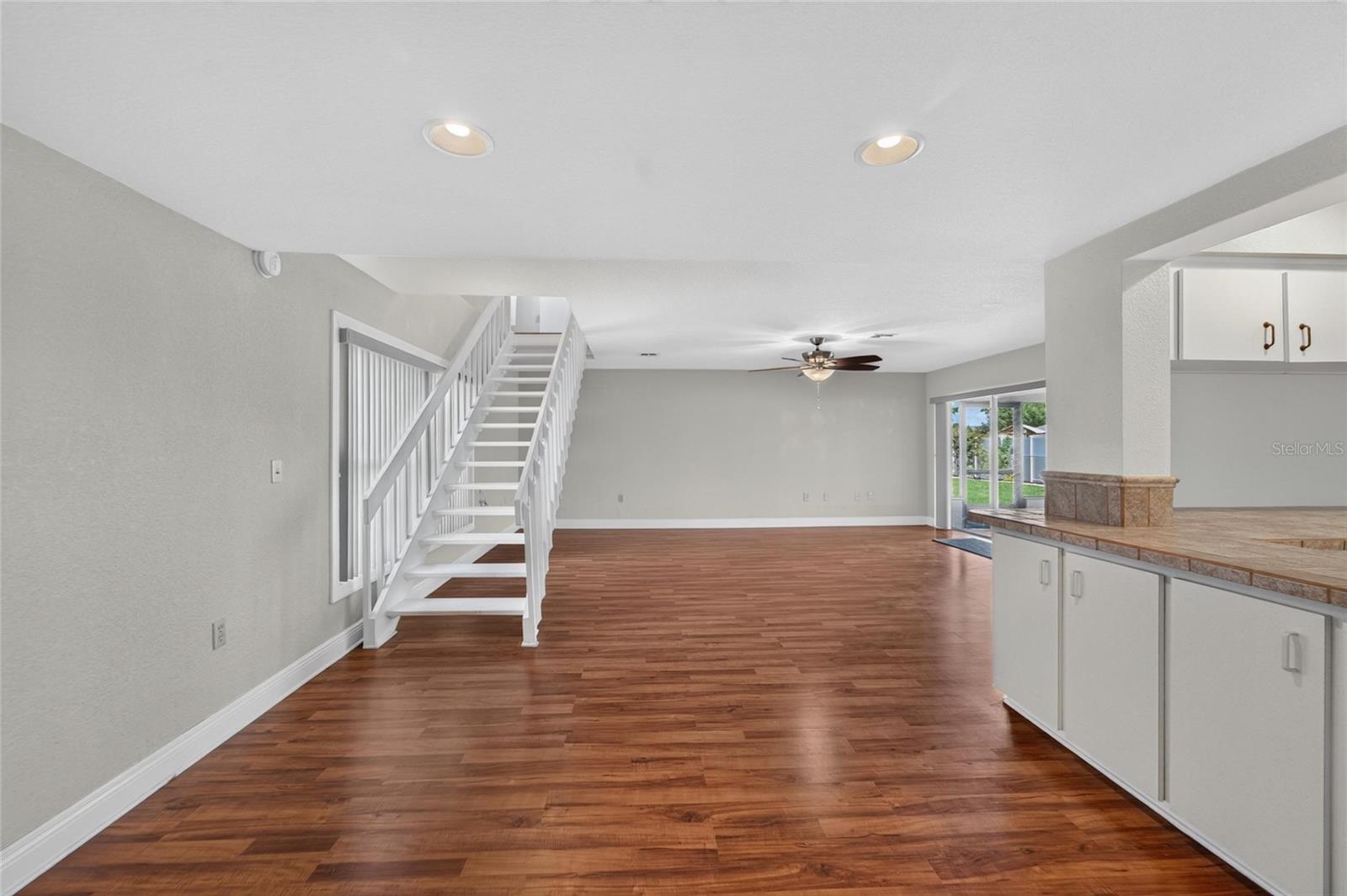 ISLAND WALK - Residential