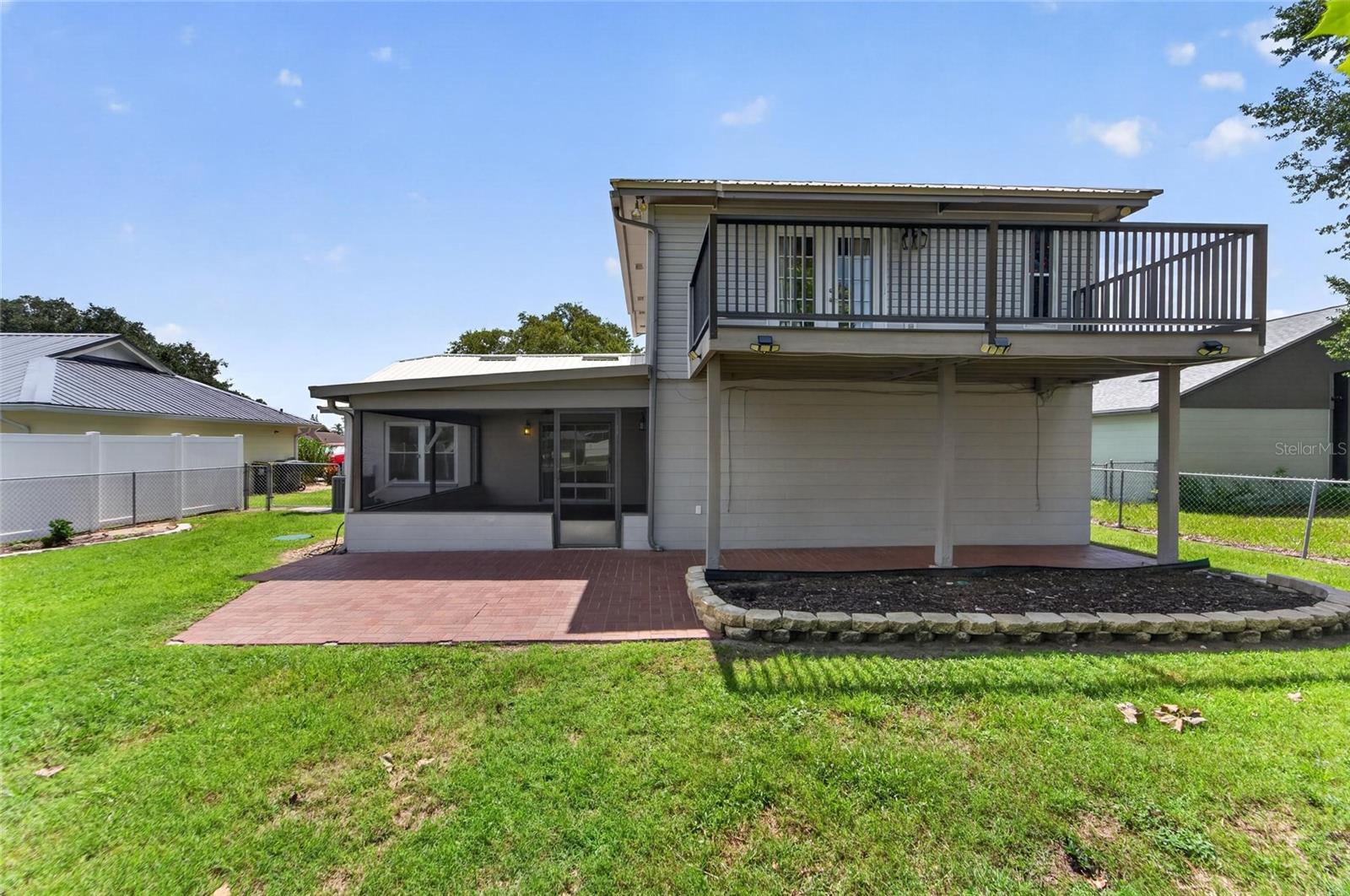 ISLAND WALK - Residential
