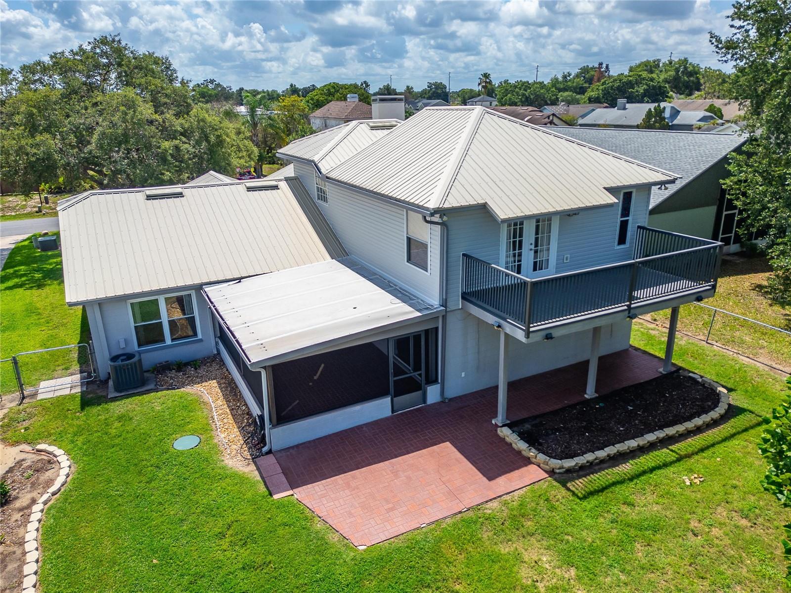 ISLAND WALK - Residential