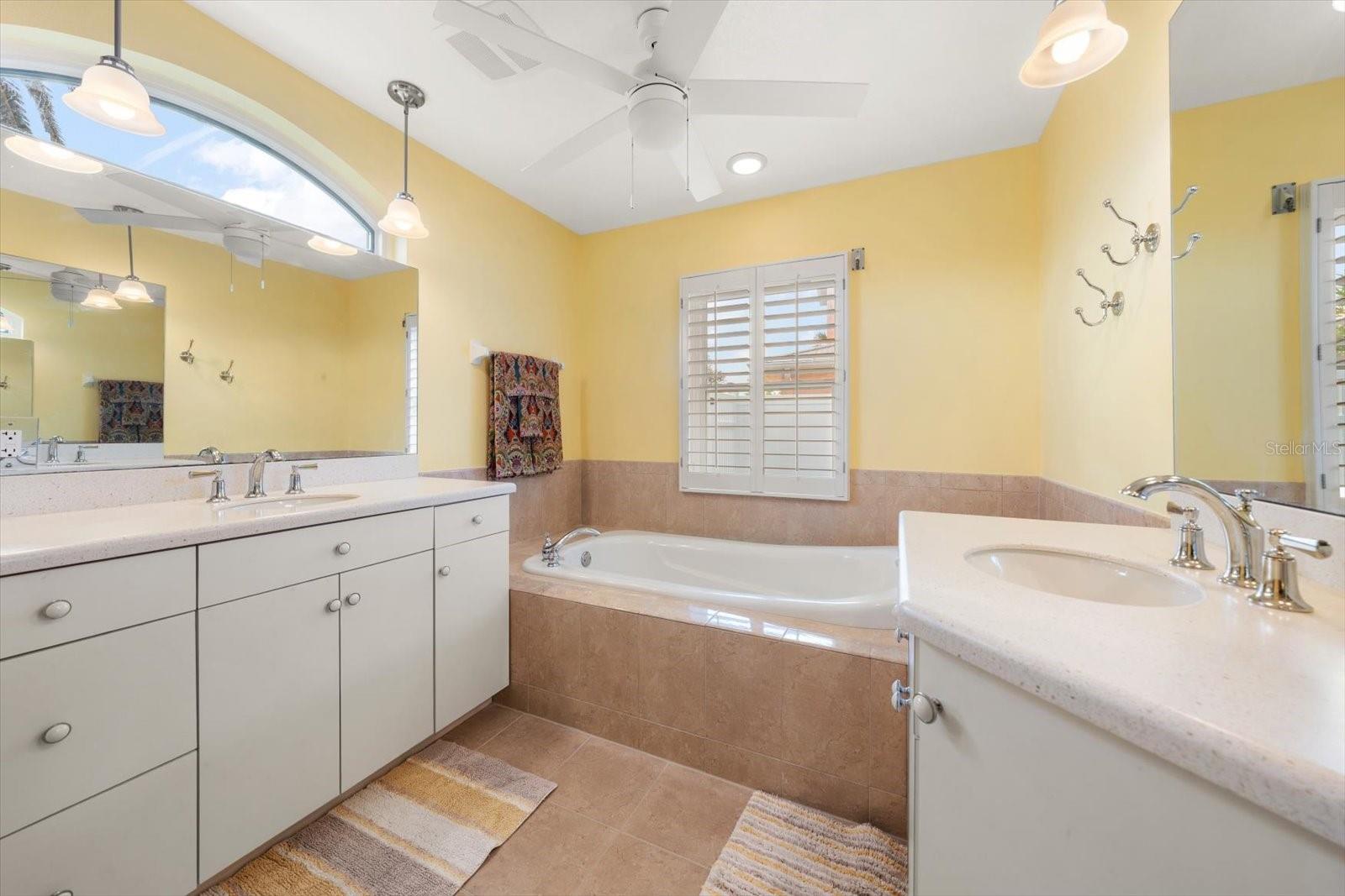 BELLEVUE ESTATES ISLAND 2ND ADD - Residential