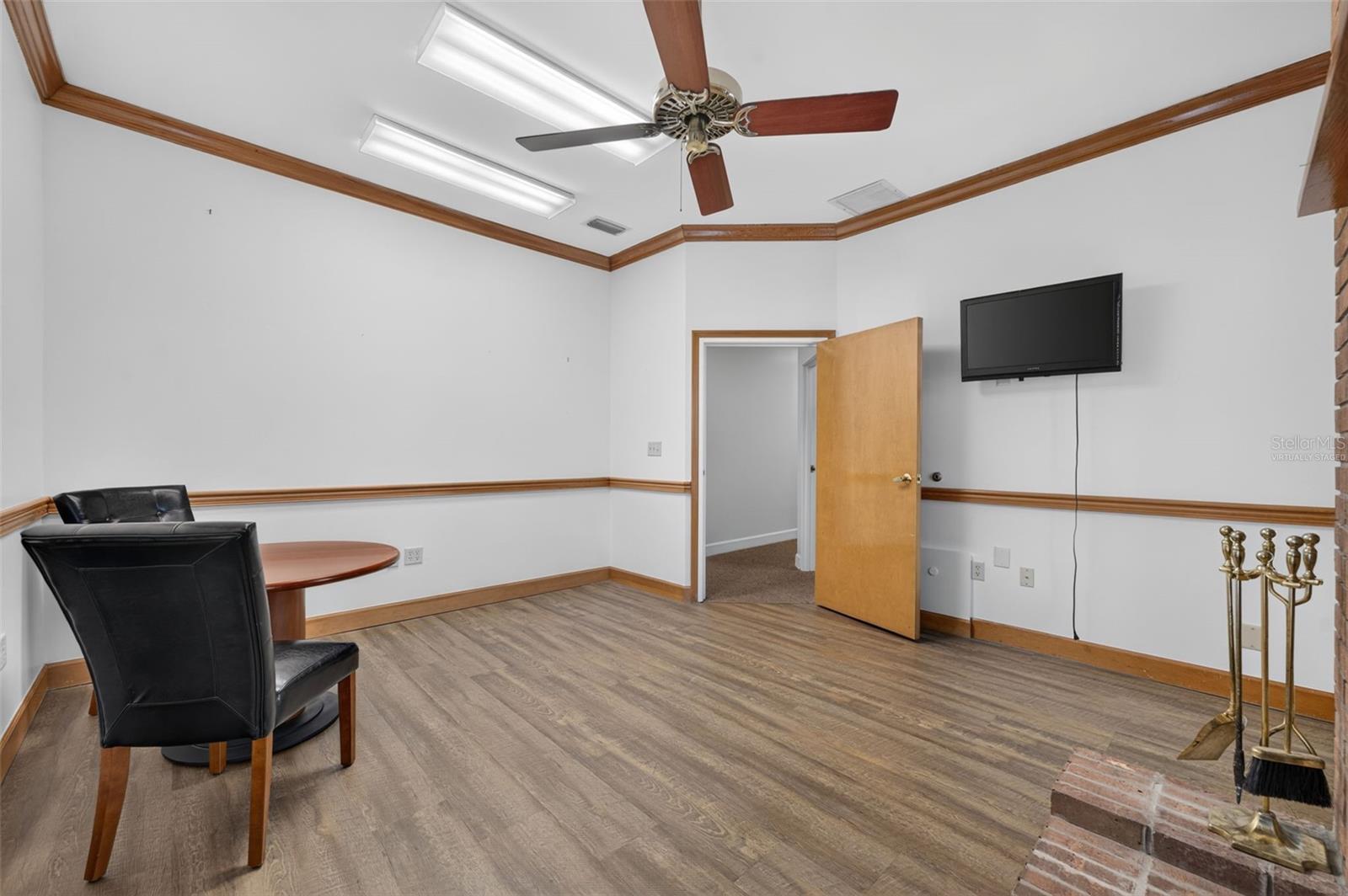 KILLARNEY ESTATES - Commercial Sale