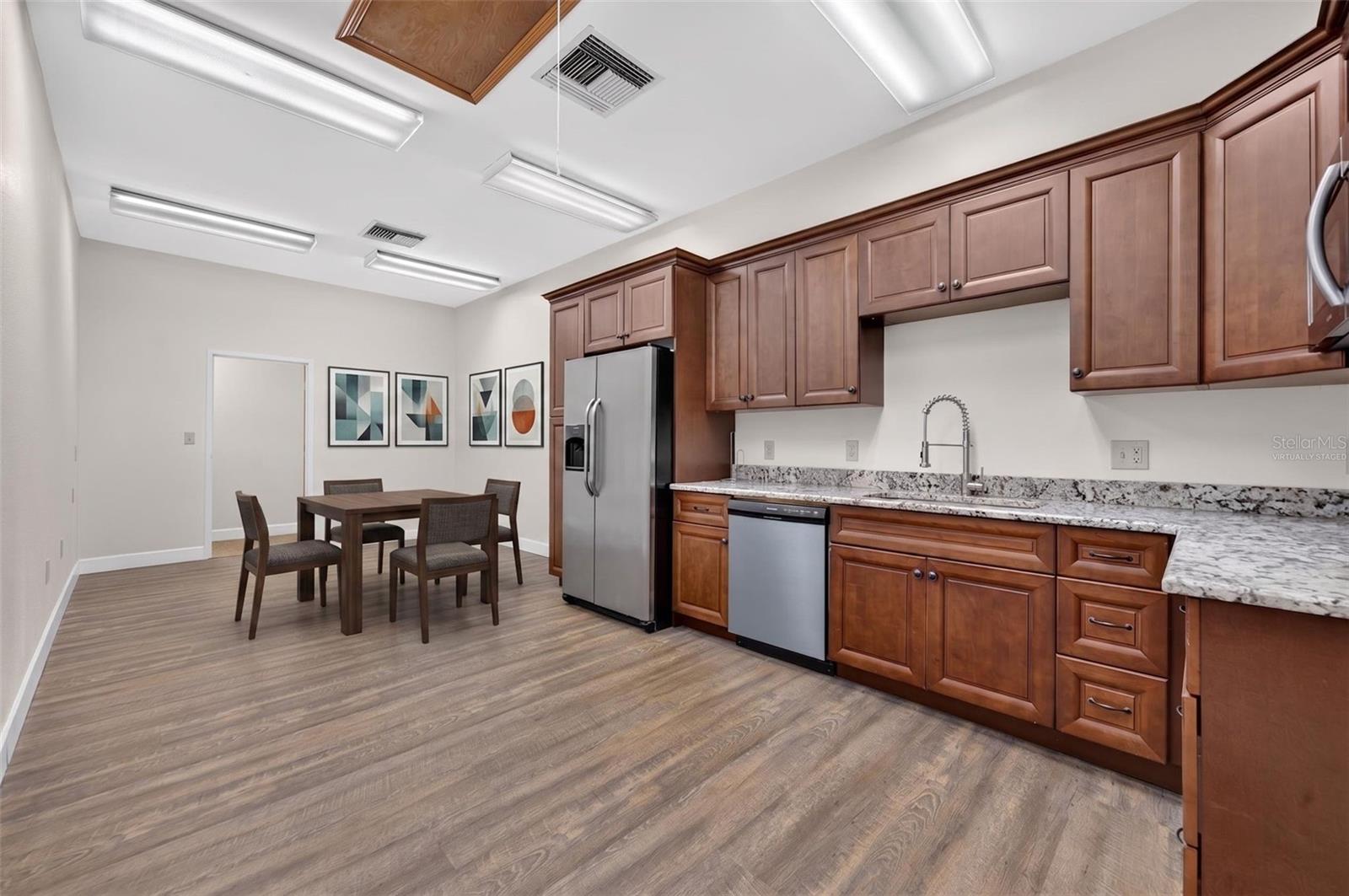 KILLARNEY ESTATES - Commercial Sale