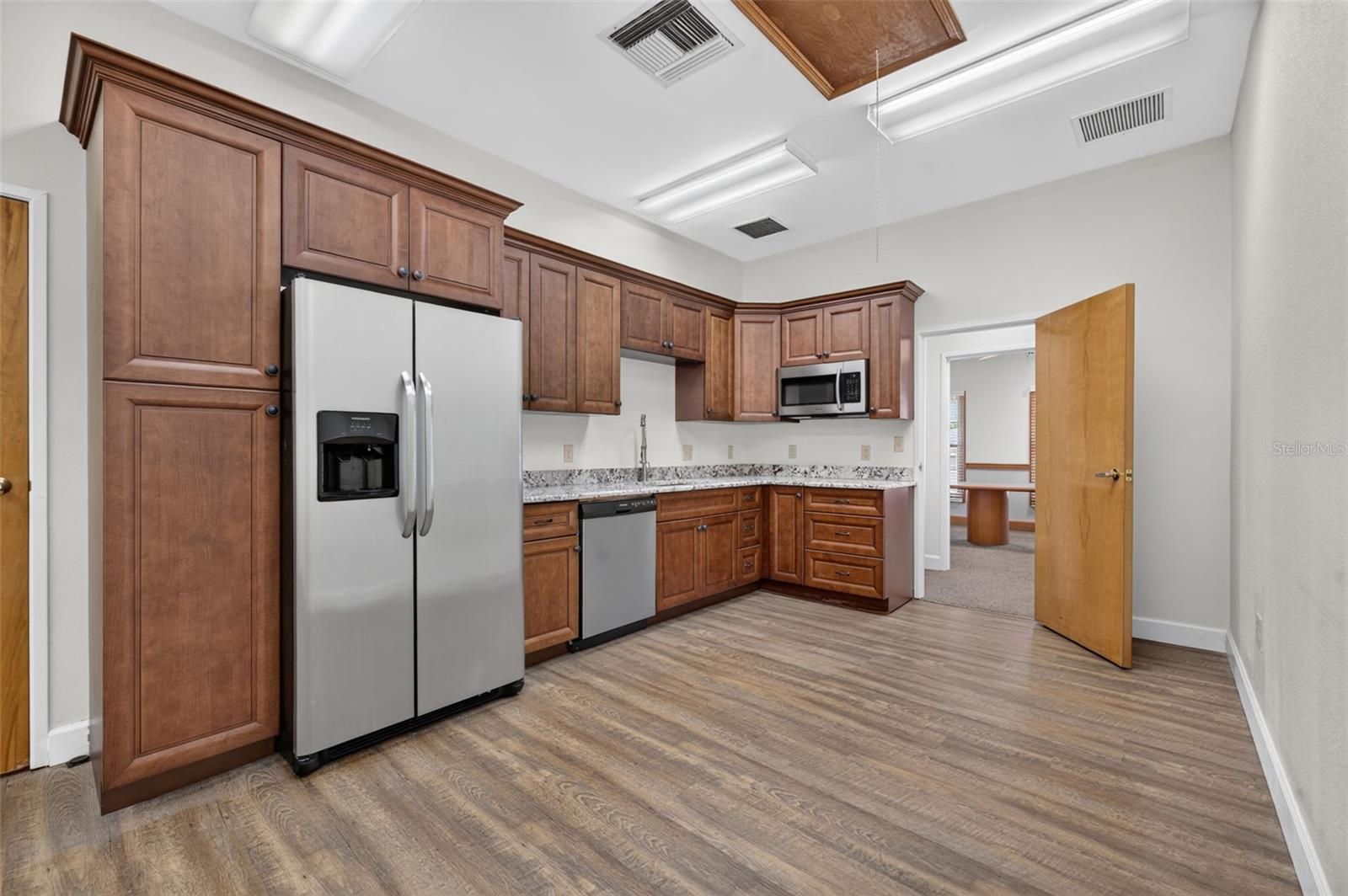 KILLARNEY ESTATES - Commercial Sale