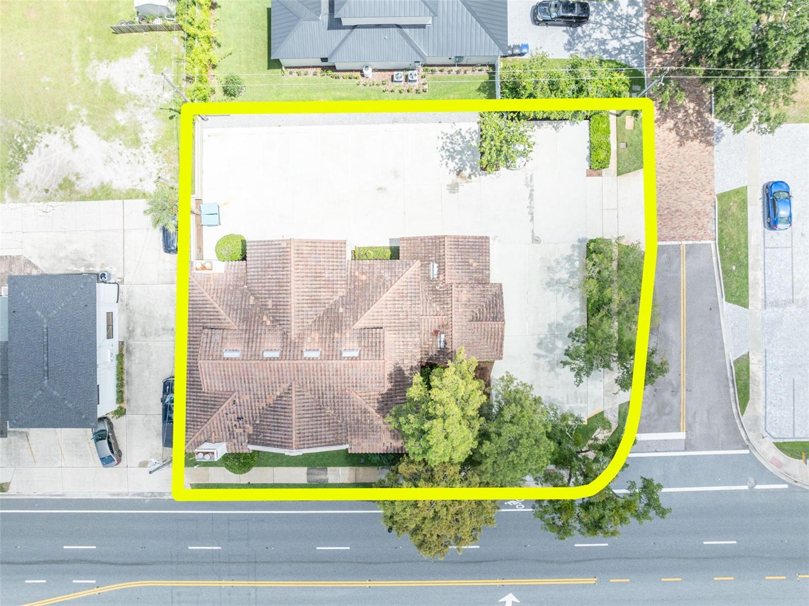 KILLARNEY ESTATES - Commercial Sale