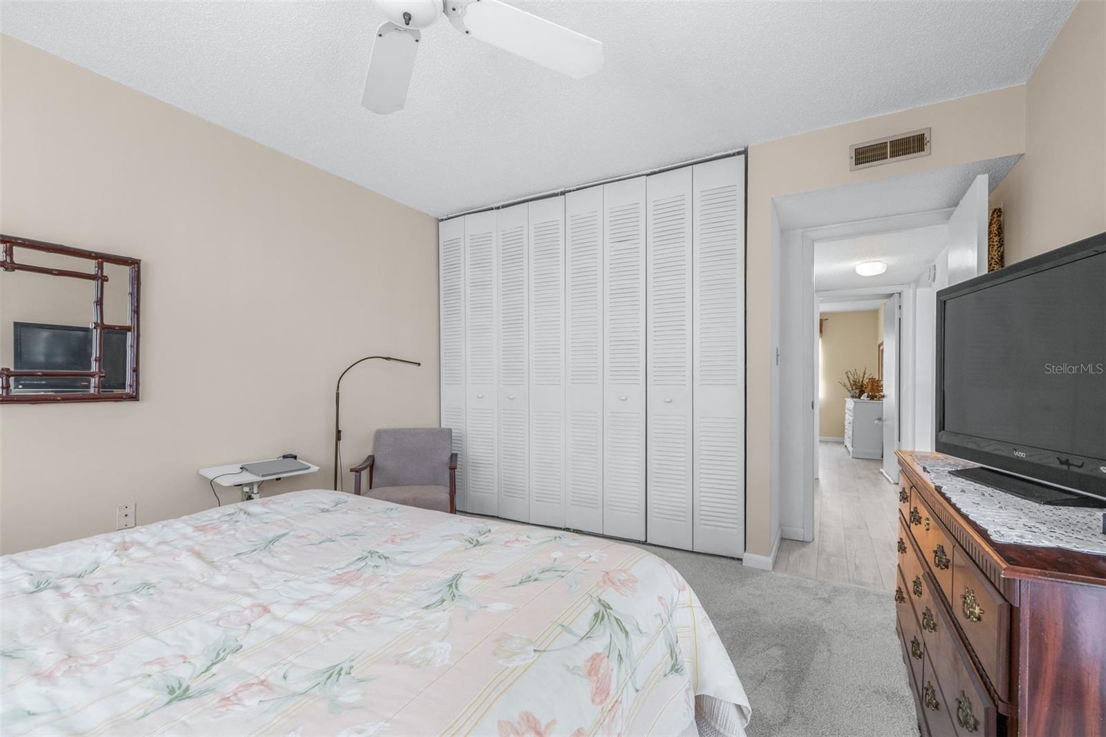 BOULEVARD CLUB THE CONDO - Residential