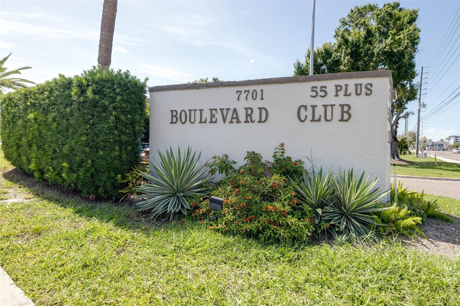 BOULEVARD CLUB THE CONDO - Residential